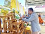 ร่วมพิธีทำบุญเลี้ยงพระถวายภัตตาหารเพล