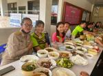 กิจกรรมออกกำลังกาย และรับประทานอาหารกลางวันร่วมกัน ประจำวันพ